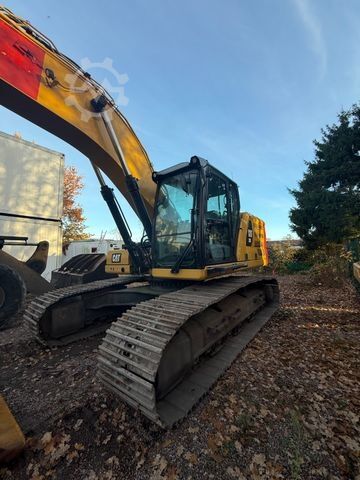 Rupsgraver CATERPILLAR 330