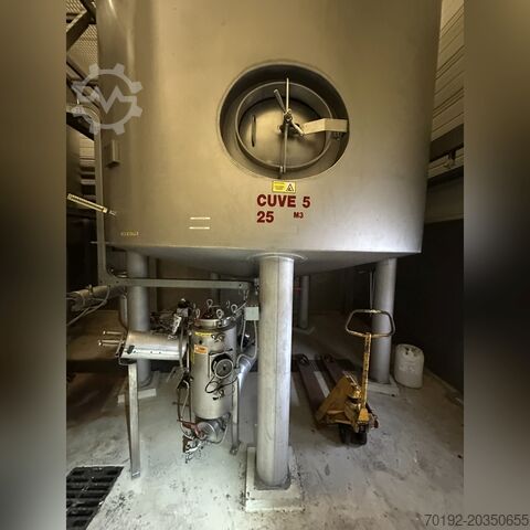 25.000 liter tempereerbare opslagtanks van V4A met volledig gelaste isolatiemantel Behälterbau Bader GmbH 9862