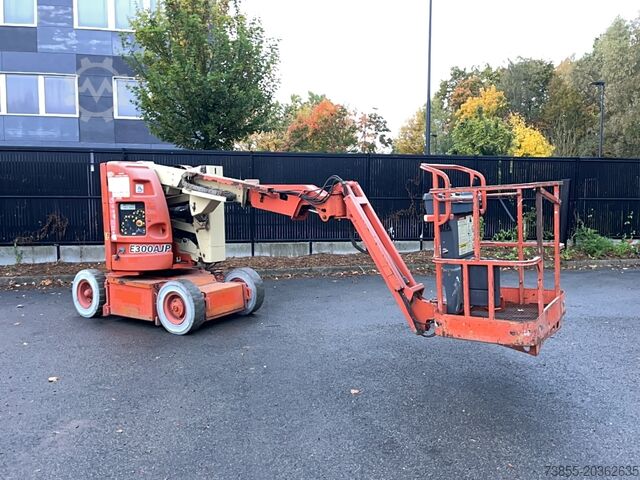 Plataforma de trabajo articulada JLG E300AJP (11m)