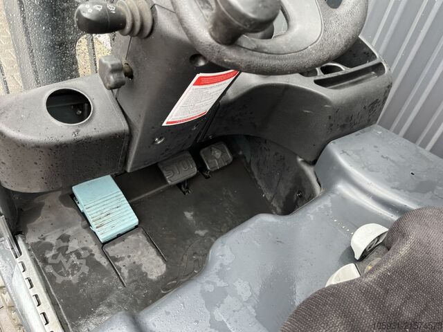 Elektryczny wózek widłowy 3 kołowy Linde E16-02