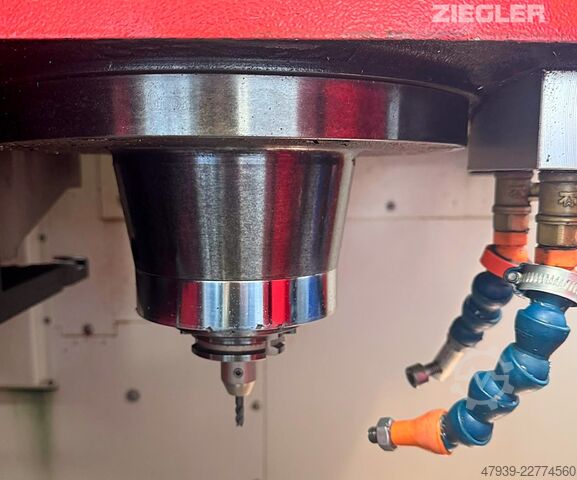 Fresadora CNC de 3 ejes EMCO Concept Mill CM 450