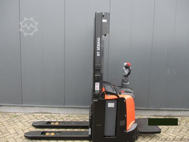 High lifting pallet truck TOYOTA SPE120