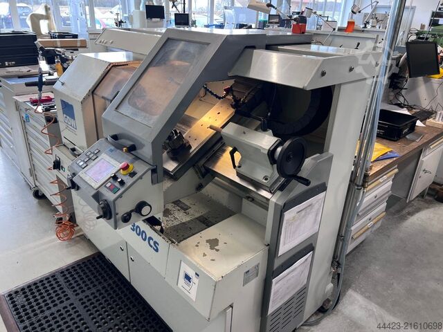 Cyklem řízený soustruh GDW 300 CS