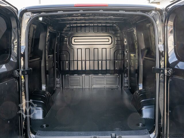 Bestelwagen Maxus eDELIVER 5 KA L1H1 64 kW/h Klima 360° LED PDC