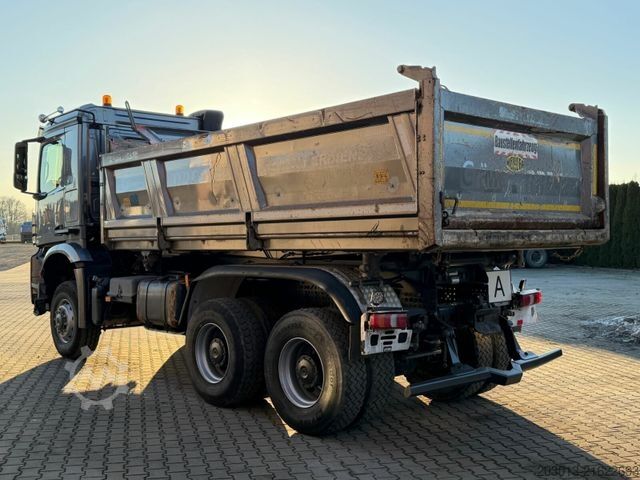Camión volquete trilateral MERCEDES-BENZ AROCS 3345 6x6 Euro 6 Kipper mit Bordmatik