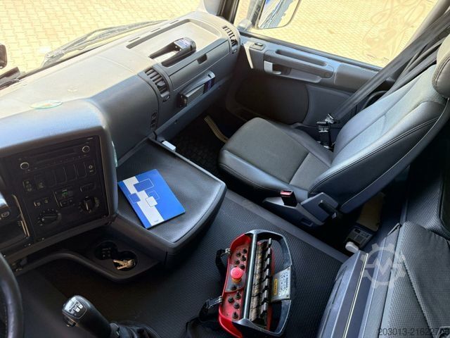 Camión de plataforma SCANIA G450 8x4 Pritsche mit Kran Palfinger PK76002 EH