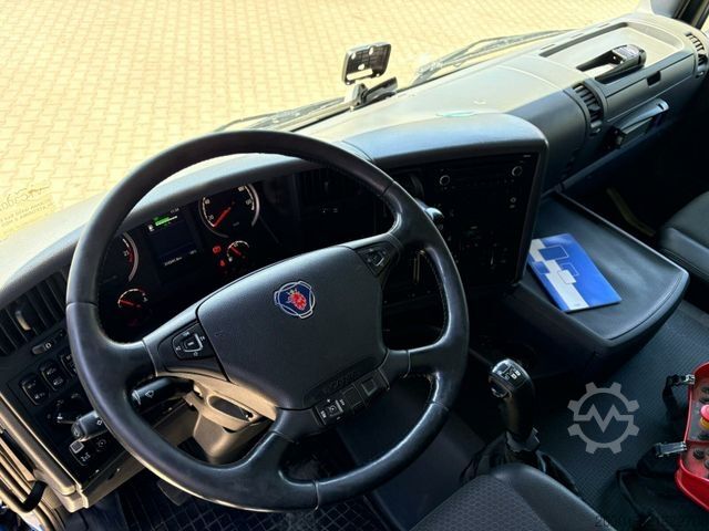 Camión de plataforma SCANIA G450 8x4 Pritsche mit Kran Palfinger PK76002 EH