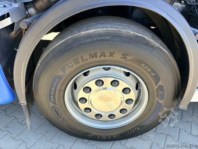 Camión de plataforma SCANIA G450 8x4 Pritsche mit Kran Palfinger PK76002 EH