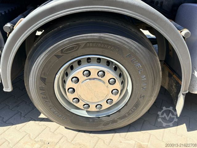 Camión de plataforma SCANIA G450 8x4 Pritsche mit Kran Palfinger PK76002 EH