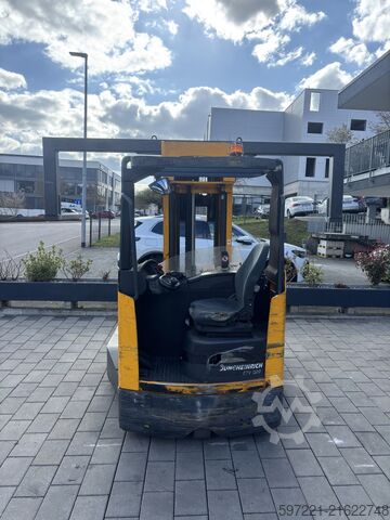 Carretillas retráctiles Jungheinrich ETV Q 20