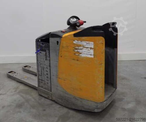Electric Pallet Trucks Still EXUS22