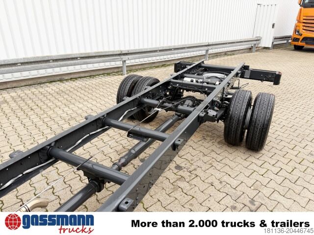 Transporter Fahrgestell Iveco Daily 72C18H/P DK 4x2, Nebenantrieb, Mehrfach