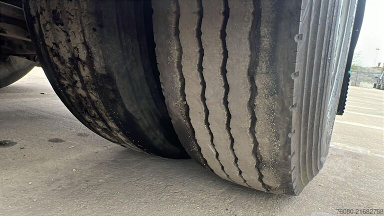 Standaard trekker Renault Premium 460 DXI (RETARDER / MANUAL GEARBOX / BO...