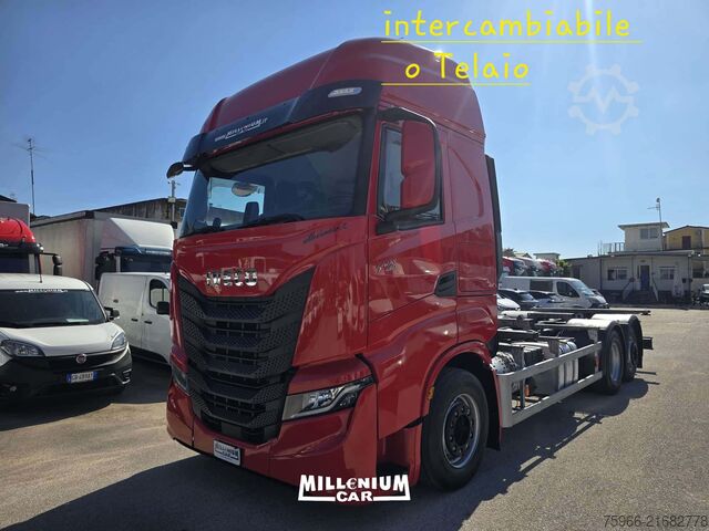 Lastbilchassis Iveco SWAY 480 MOTRICE 3 ASSI 12/2021