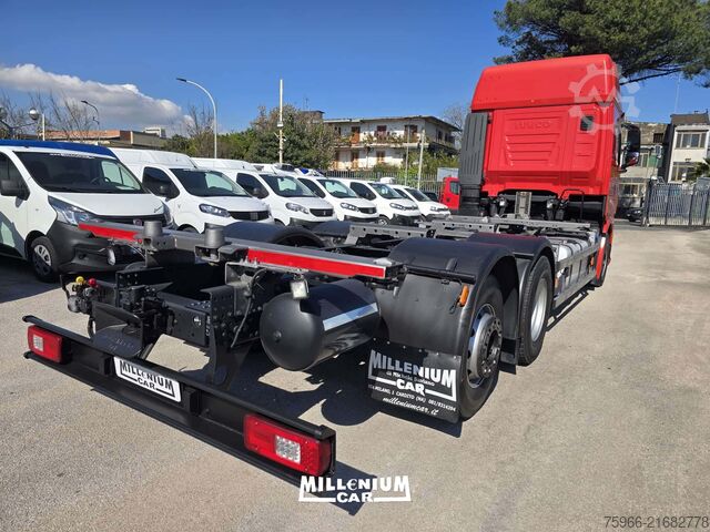 Lastbilchassis Iveco SWAY 480 MOTRICE 3 ASSI 12/2021