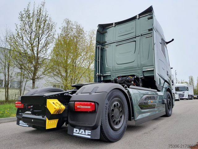 Tracteur routier standard DAF FT XG+ 530