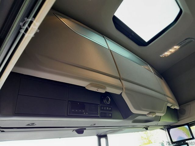 Tracteur routier standard DAF FT XG+ 530