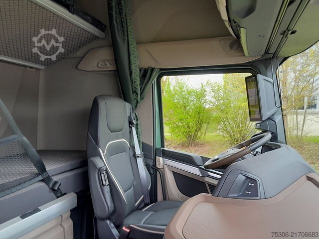 Tracteur routier standard DAF FT XG+ 530