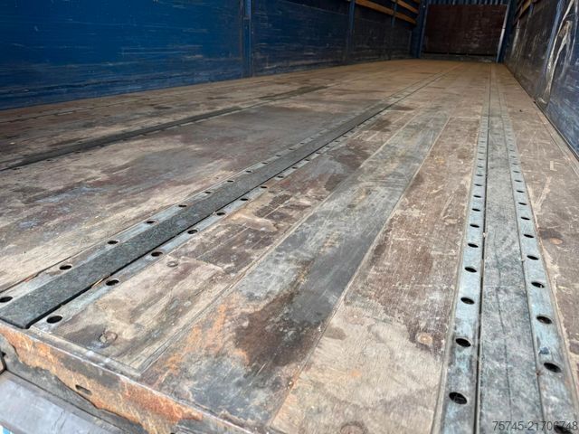 Open semitrailer with tarp KRONE SD *  * BORDWÄNDE * GUT BEREIFT * 2.70 M H