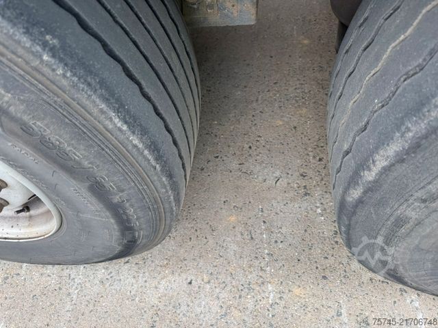 Open semitrailer with tarp KRONE SD *  * BORDWÄNDE * GUT BEREIFT * 2.70 M H