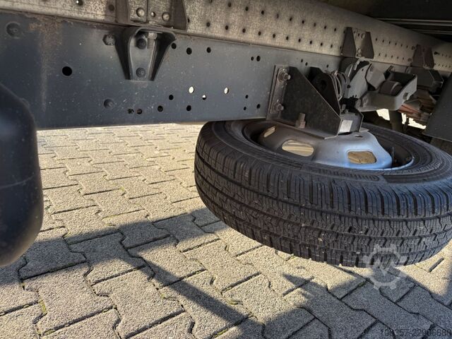 Box van IVECO Daily 35C16 3,0L Koffer LBW 750kg Euro6E