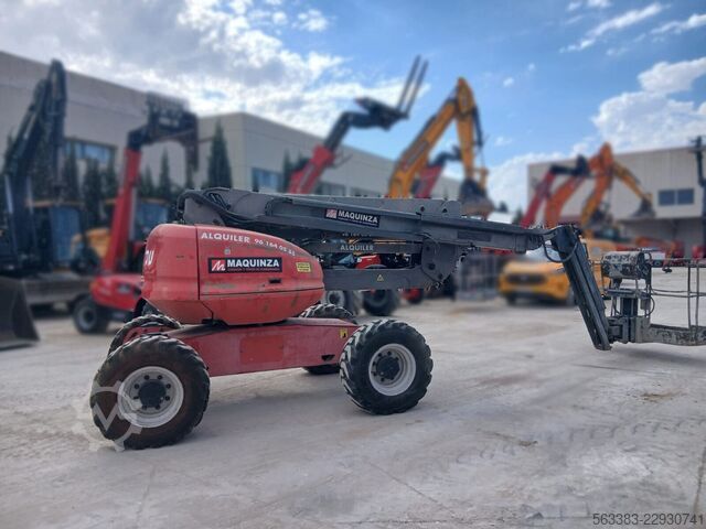 Knikarmhoogwerker Manitou 180ATJ