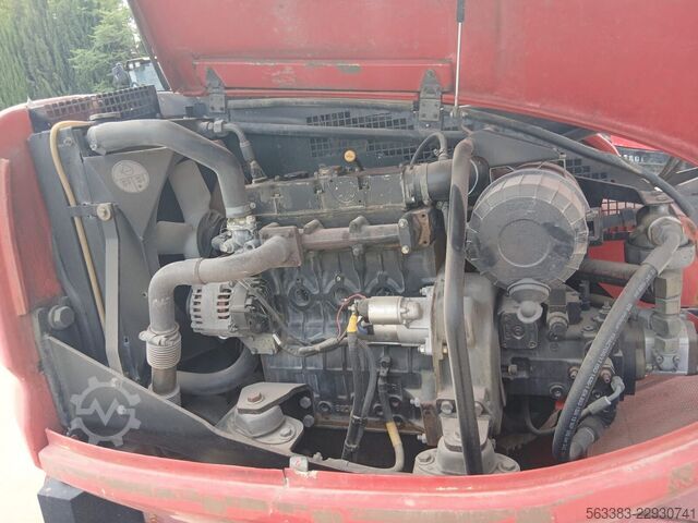 Knikarmhoogwerker Manitou 180ATJ