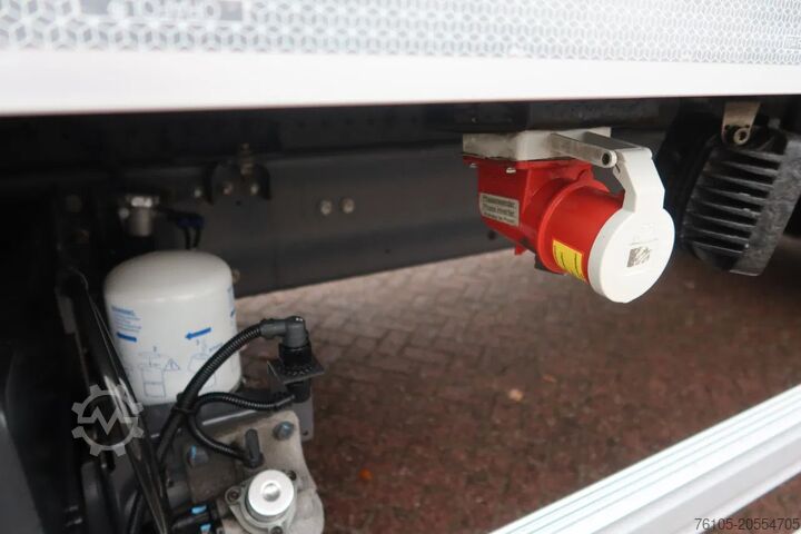 Refrigerated/freezer transport Volvo FE Volvo FE 280 4x2 Carrier Supra 1250 Koel/Vri...