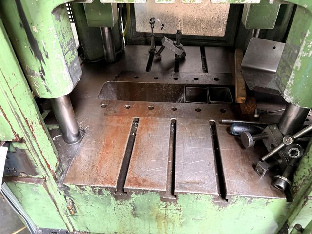 Stanzautomat RASTER 60 NL-4 S