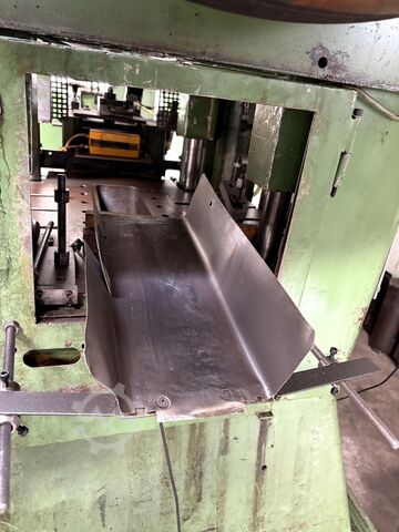 Stanzautomat RASTER 60 NL-4 S