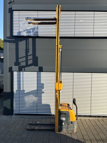 Palettenstapler Jungheinrich EJC 216z