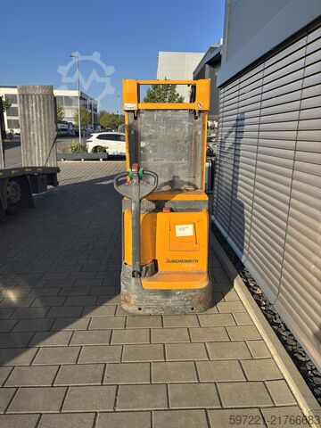 Palettenstapler Jungheinrich EJC 216z