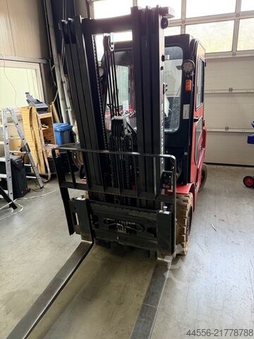 Heftruck EP EFL252
