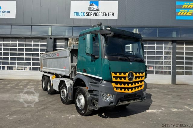 Autocarro ribaltabile MERCEDES-BENZ Arocs 4151 8x4 Moser