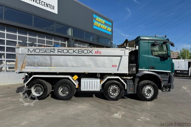 Autocarro ribaltabile MERCEDES-BENZ Arocs 4151 8x4 Moser