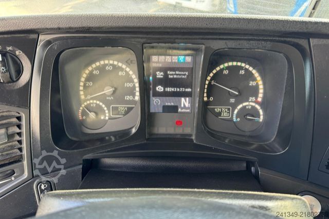 Autocarro ribaltabile MERCEDES-BENZ Arocs 4151 8x4 Moser
