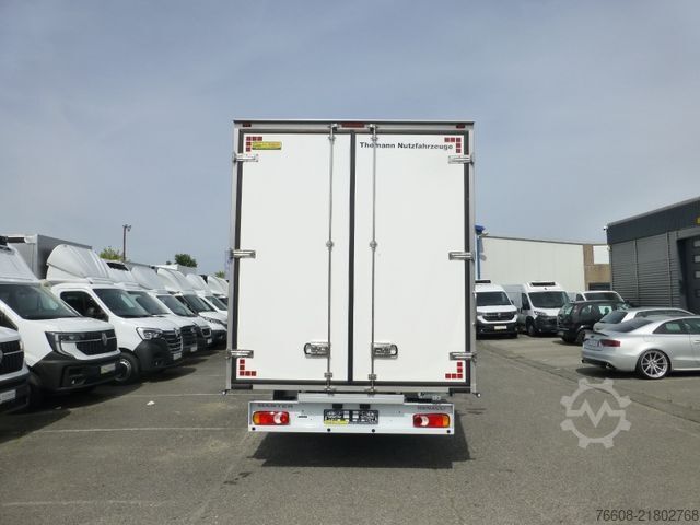 Vrachtwagen met bakwagen RENAULT NEW Master  Koffer Türen Möbelkoffer