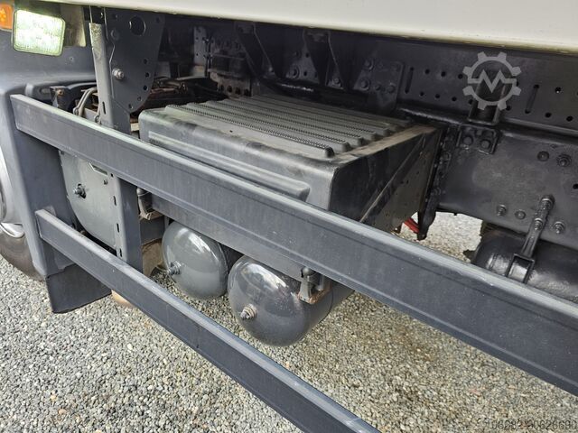 LKW mit Kühlkoffer VOLVO FM330 6x2 FRIGOBLOCK Multizone Lenk u. L