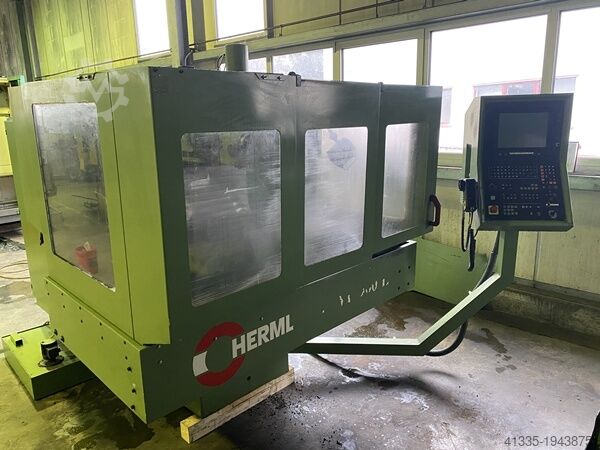 Freesmachine HERMLE UWF 900 E