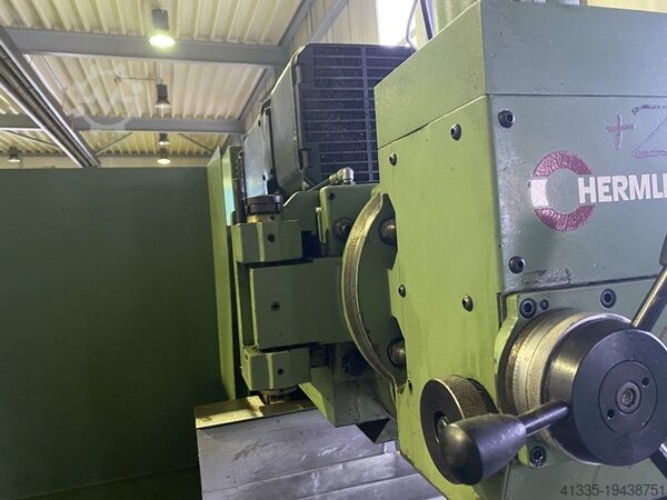 Freesmachine HERMLE UWF 900 E