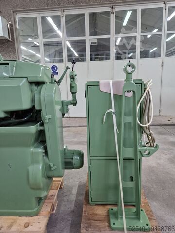 Torno automático para barras INDEX DG12