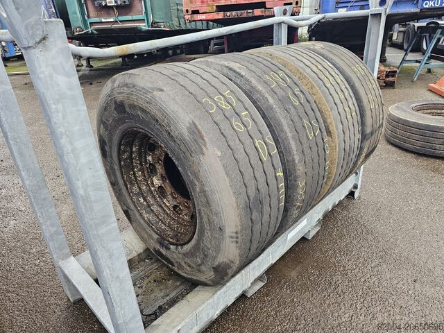 CONTINENTAL BRIDGESTONE. TRAILER TIRE