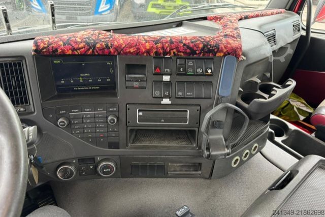 Abrollkipper VOLVO FMX-460 8x4 Hiab 26T