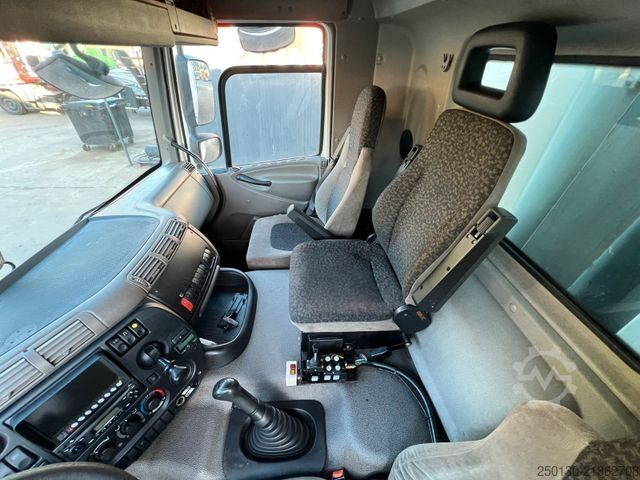 Hakowiec DAF CF 250 VDL-Abrollkipper mit Planenaufbau u. LBW