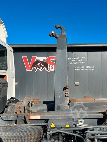 Hakowiec DAF CF 250 VDL-Abrollkipper mit Planenaufbau u. LBW