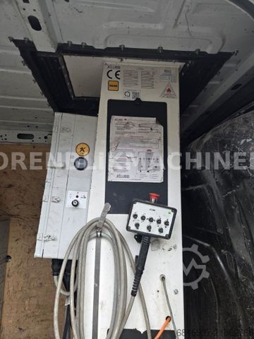 Plataforma de trabalho montada em camião RENAULT Master