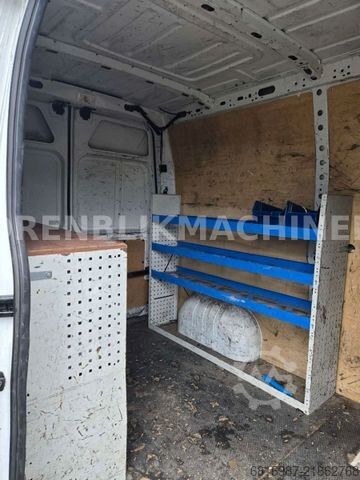Plataforma de trabalho montada em camião RENAULT Master