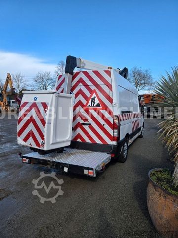 Plataforma de trabalho montada em camião NISSAN NV KLUBB K32