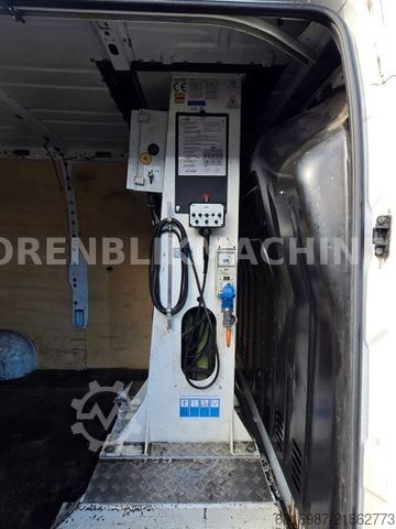 Plataforma de trabalho montada em camião NISSAN NV KLUBB K32