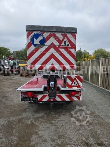Plataforma de trabalho montada em camião MERCEDES-BENZ Sprinter
